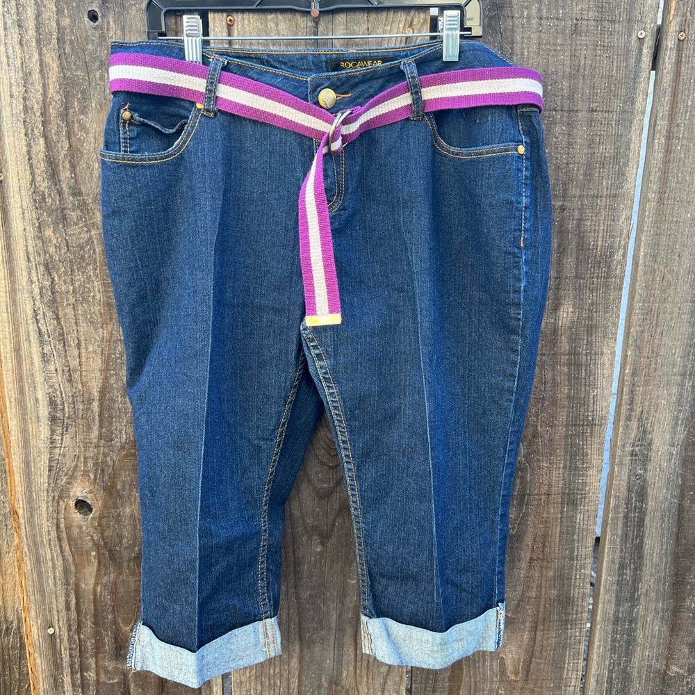 Roca Wear crop denim with belt